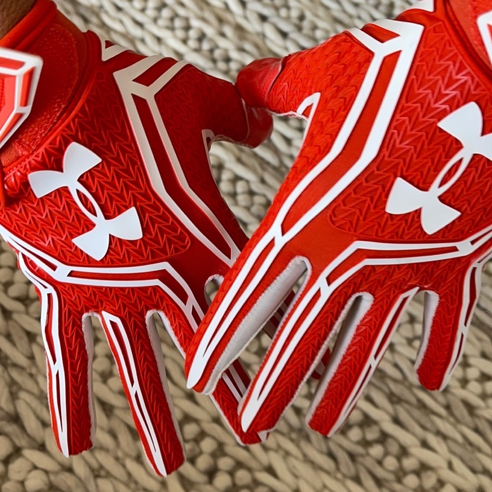 NEW•Under Armour Swarm Receiver Gloves NEW FOOTBALL